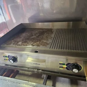 Commercial Griddle Smooth/Ribbed 4.4kW - Image 2