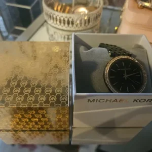Ladies Michael Kors watch - Image 2