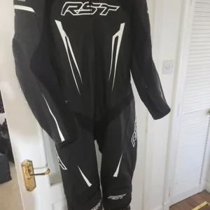 Motorcycle leathers - Image 2