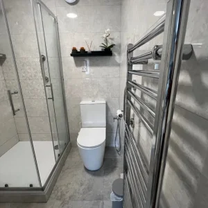Modern studio in Fareham, Hampshire - Image 6
