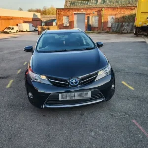 Toyota Auris Hybrid Estate 2014 - Image 8