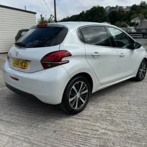 2016 Peugeot 208 1.6 BlueHDi 100 Roland Garros 5-door hatchback diesel manual - Image 4