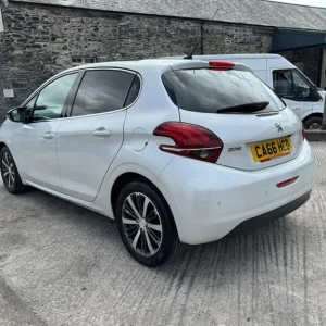 2016 Peugeot 208 1.6 BlueHDi 100 Roland Garros 5-door hatchback diesel manual - Image 6