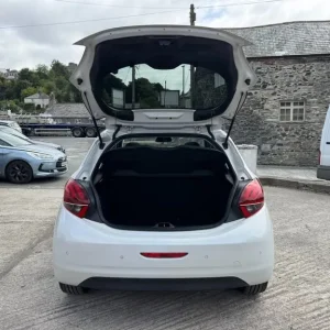 2016 Peugeot 208 1.6 BlueHDi 100 Roland Garros 5-door hatchback diesel manual - Image 7