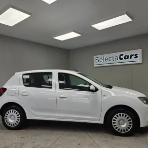2019 Dacia Sandero 5-door hatchback - Image 5