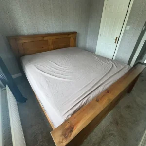 Superking wooden framed bed - Image 2