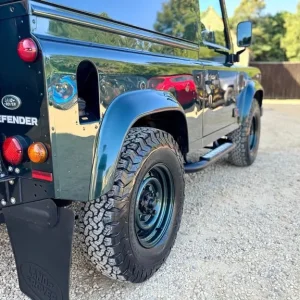 2015 Land Rover Defender XS Hard Top TDCi [2.2] Panel Van Diesel Manual - Image 8
