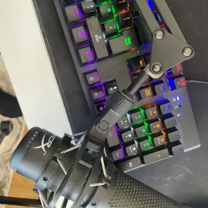 Gaming PC with RTX 4060 and monitor - Image 3