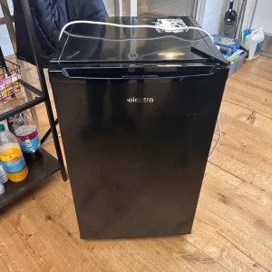 Small broken fridge - Image 2