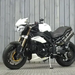 2011 Triumph Speed Triple 1050 - Image 2