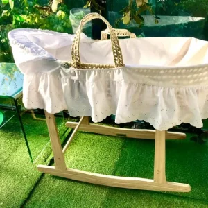 Moses basket with mattress hood, frills and wooden stand, quite old - Image 5