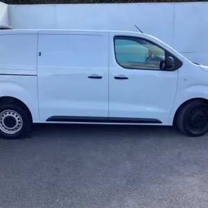 2021 Peugeot Expert 1400 2.0 BlueHDi 145 Professional Premium Van Panel Van Diesel Manual - Image 2
