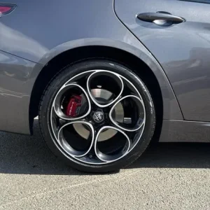 2025 Alfa Romeo Giulia 2.0T Veloce Auto Euro 6 4dr Saloon - Image 7