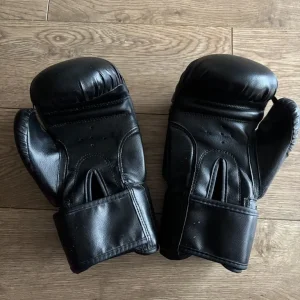 Boxing Gloves and Pads - Image 2