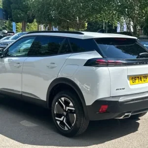 2024 Peugeot 2008 1.2 PureTech Allure SUV 5-door manual - Image 5