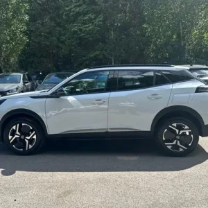 2024 Peugeot 2008 1.2 PureTech Allure SUV 5-door manual - Image 6