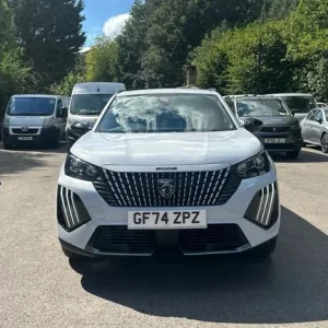 2024 Peugeot 2008 1.2 PureTech Allure SUV 5-door manual - Image 8