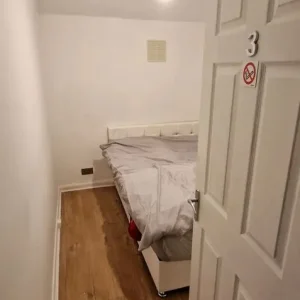 1 bedroom available - Image 2