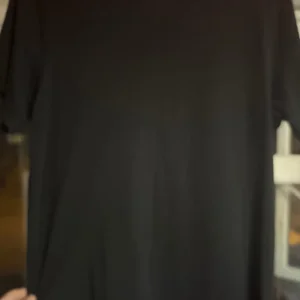Jack and Jones black t-shirt - Image 2