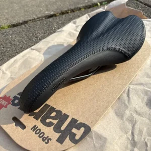 Charge black edition bike saddle - Image 3