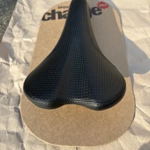 Charge black edition bike saddle - Image 5
