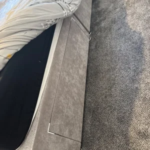 King size bed - Image 2