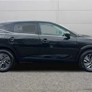 2023 Nissan Qashqai 1.3 DIG-T Mild Hybrid 5-door Hatchback - Image 3
