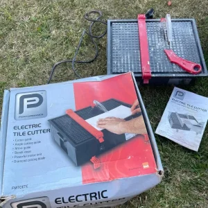 B&Q Performance Powered Tile Cutter