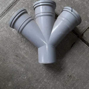 Osma underground pipe connectors and 100mm plastic pipes - Image 2