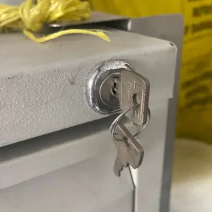 Large grey filing cabinet - Image 4