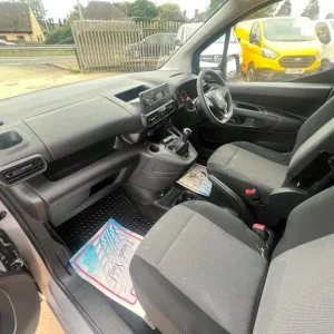 2019 Vauxhall Combo 1.6 Turbo D 2000 Edition Panel Van - Image 3