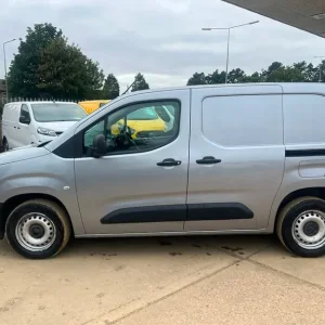 2019 Vauxhall Combo 1.6 Turbo D 2000 Edition Panel Van - Image 5