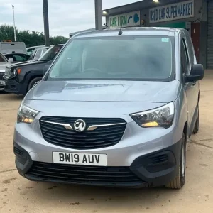 2019 Vauxhall Combo 1.6 Turbo D 2000 Edition Panel Van - Image 8