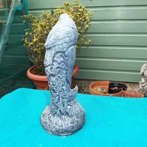 Robin concrete statue - Image 2