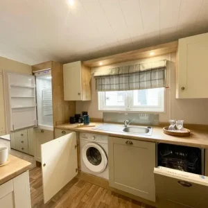 3-bedroom static lodge with wrap-around deck on the beach - Image 3