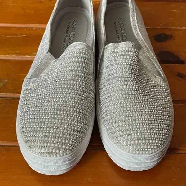 Skechers women's silver slip-on trainers size 4