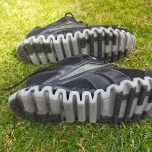 Men's Reebok Premier trainers size 9 used - Image 4