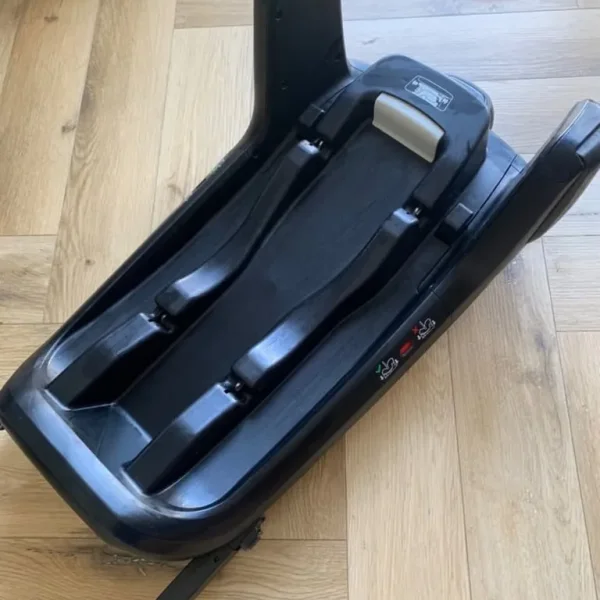 Bugaboo Turtle Air car seat with ISOfix base