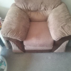 Large 2 seater sofa and 2 chairs - Image 2