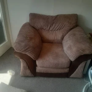 Large 2 seater sofa and 2 chairs - Image 3