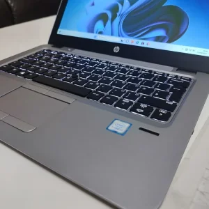 HP EliteBook with B&O Sound, 256GB SSD, Windows 11 - Image 4