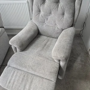Barnsley Fabric Power Lift Riser Recliner Chair dual motor *Works perfect* - Image 4