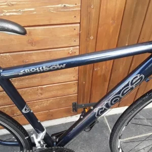 Cross Urban hybrid bike 700c wheels 20-inch frame 24 gears - Image 3