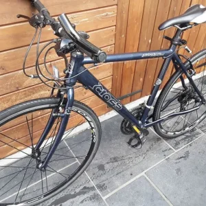Cross Urban hybrid bike 700c wheels 20-inch frame 24 gears - Image 6