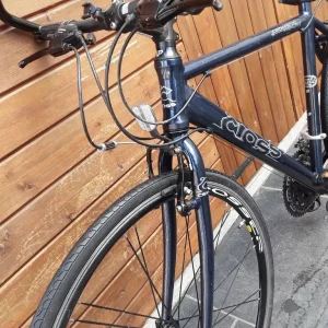 Cross Urban hybrid bike 700c wheels 20-inch frame 24 gears - Image 7