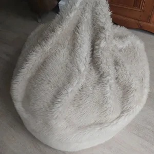 Cream beanbag - Image 3