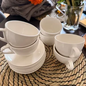Coffee cups with saucers x 6 - Image 2