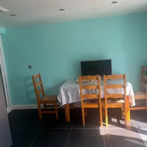 Double Room in RM9 5YU - Image 4
