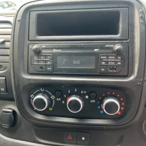 2021 Renault Trafic LL30 ENERGY dCi 120 Business Van PANEL VAN Diesel Manual - Image 7