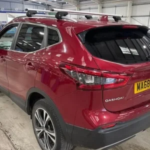 2018 Nissan Qashqai 1.2 DiG-T N-Connecta 5-door with Panoramic Roof, Nav, 360 Camera, ULEZ Compliant - Image 2